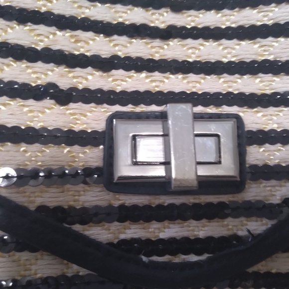 GLITTERY STRAW BLACK AND NATURAL PURSE WITH CHAIN STRAP - Picture 5 of 5